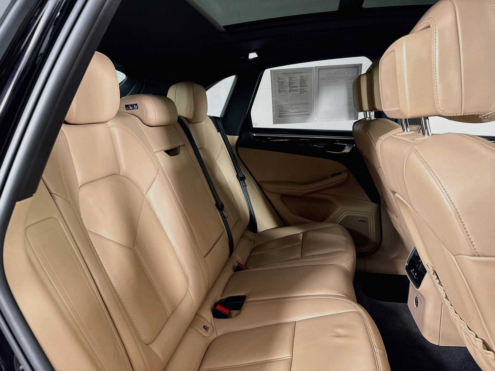 Used 2022 Porsche Macan AWD/4WD image 27