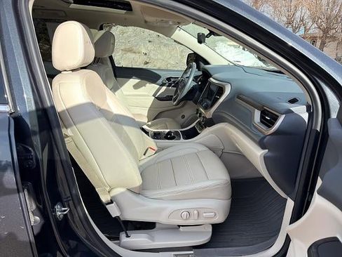 Used 2021 GMC Acadia Denali w/ Denali Ultimate Package image 15