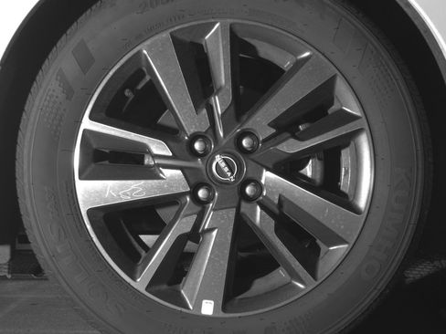 Used 2025 Nissan Versa SV FWD image 13