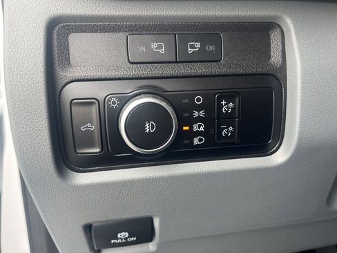 Used 2023 Ford F250 XLT w/ FX4 Off-Road Package image 19