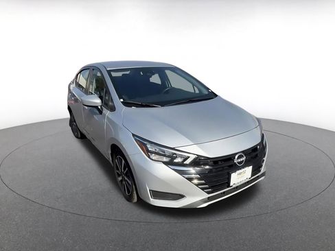 Used 2025 Nissan Versa SV FWD image 3