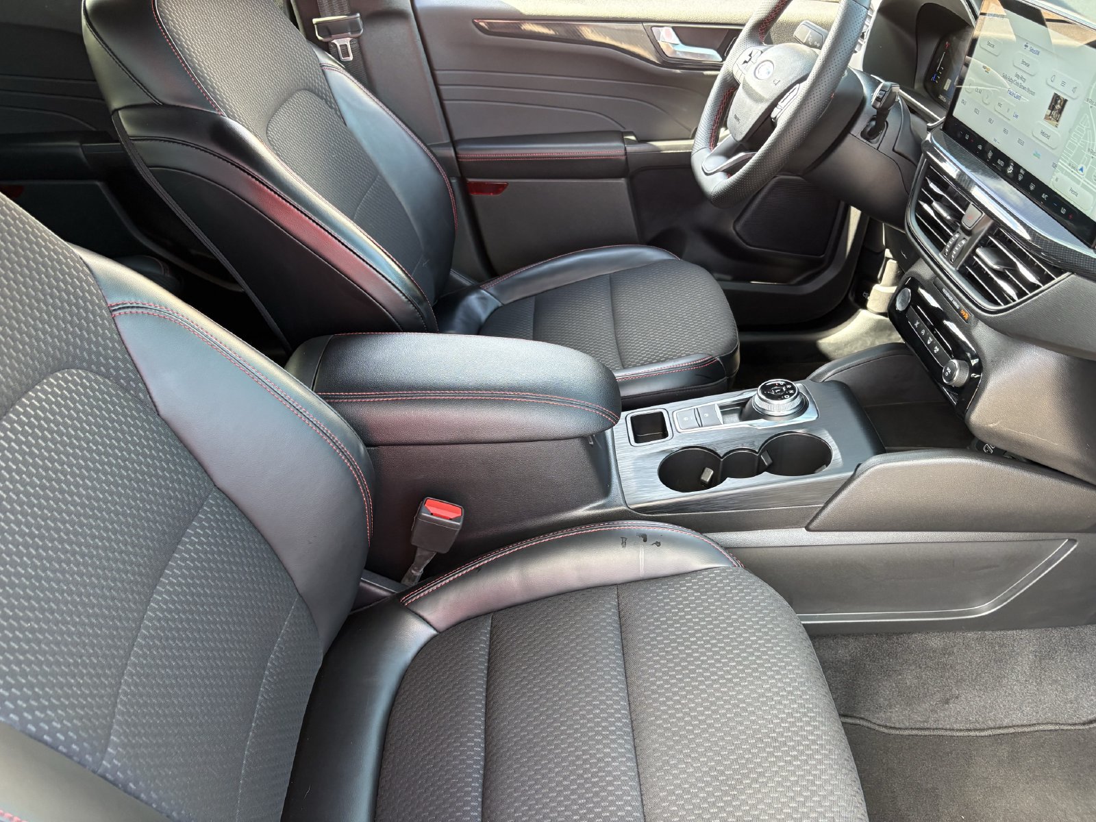 Used 2024 Ford Escape ST-Line w/ Tech Pack #1 FWD image 13