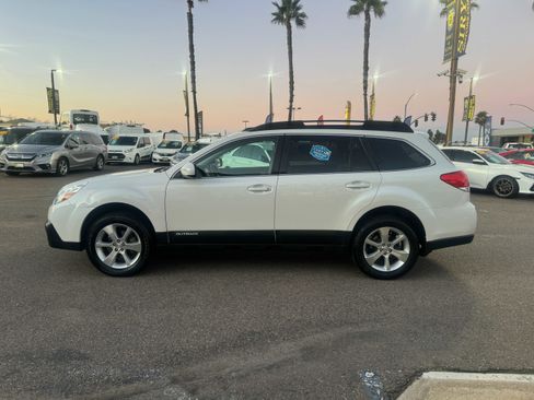 Used 2014 Subaru Outback 2.5i Limited image 4