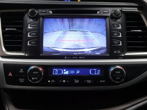 Used 2016 Toyota Highlander XLE AWD/4WD image 27
