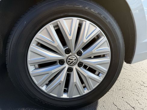 Used 2019 Volkswagen Jetta S image 9