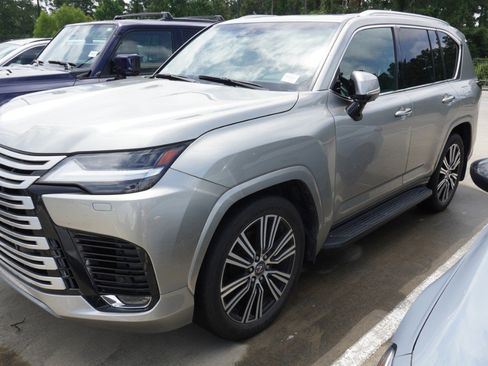 Used 2024 Lexus LX 600 4WD w/ Luxury Package image 4