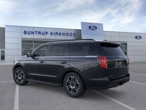 New 2026 Ford Expedition Active image 4