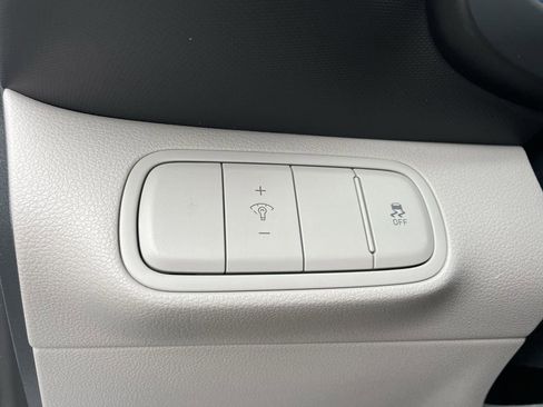 New 2026 Hyundai Venue SEL FWD image 38