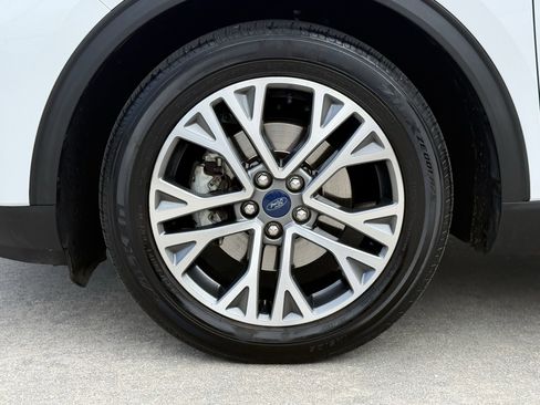 Used 2022 Ford Escape SEL FWD image 12