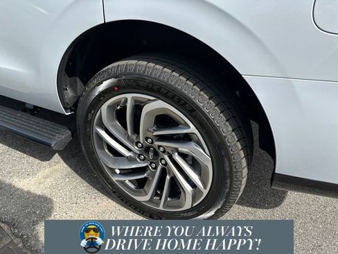 New 2026 Lincoln Navigator Reserve image 26