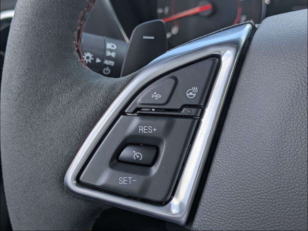 Used 2020 Chevrolet Camaro ZL1 RWD image 25