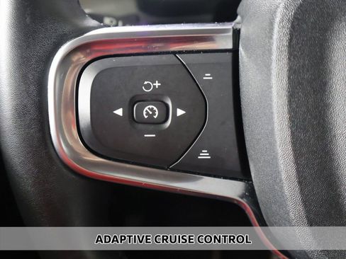 Used 2023 Volvo XC40 B5 Plus w/ Protection Package Premier AWD/4WD image 5