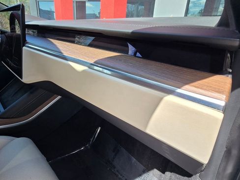 Used 2022 Tesla Model S AWD/4WD image 27