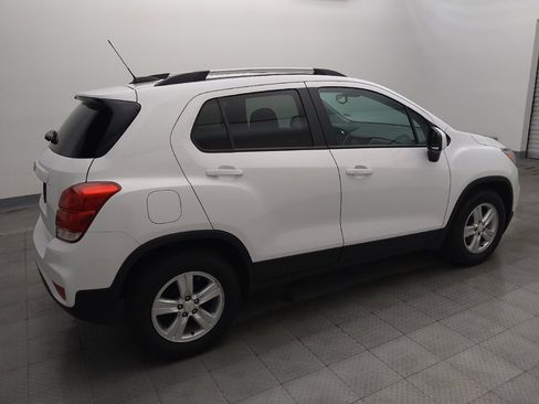 Used 2021 Chevrolet Trax LT w/ LT Convenience Package FWD image 10