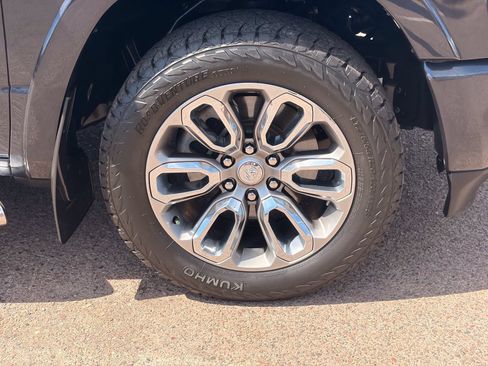 Used 2020 RAM 1500 Laramie w/ Sport Appearance Package AWD/4WD image 9