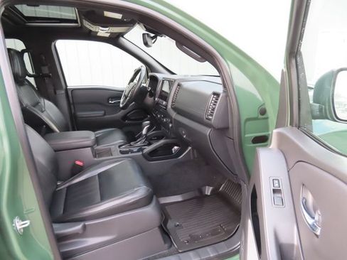 Used 2022 Nissan Frontier PRO-4X AWD/4WD image 25