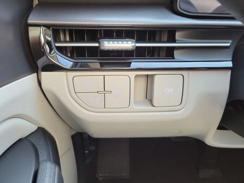 New 2026 Kia Sportage EX FWD image 25