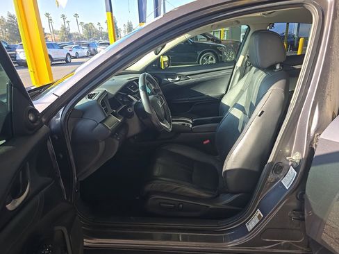 Used 2016 Honda Civic Touring image 7