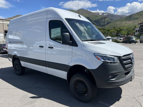 New 2025 Mercedes-Benz Sprinter 2500 image 2