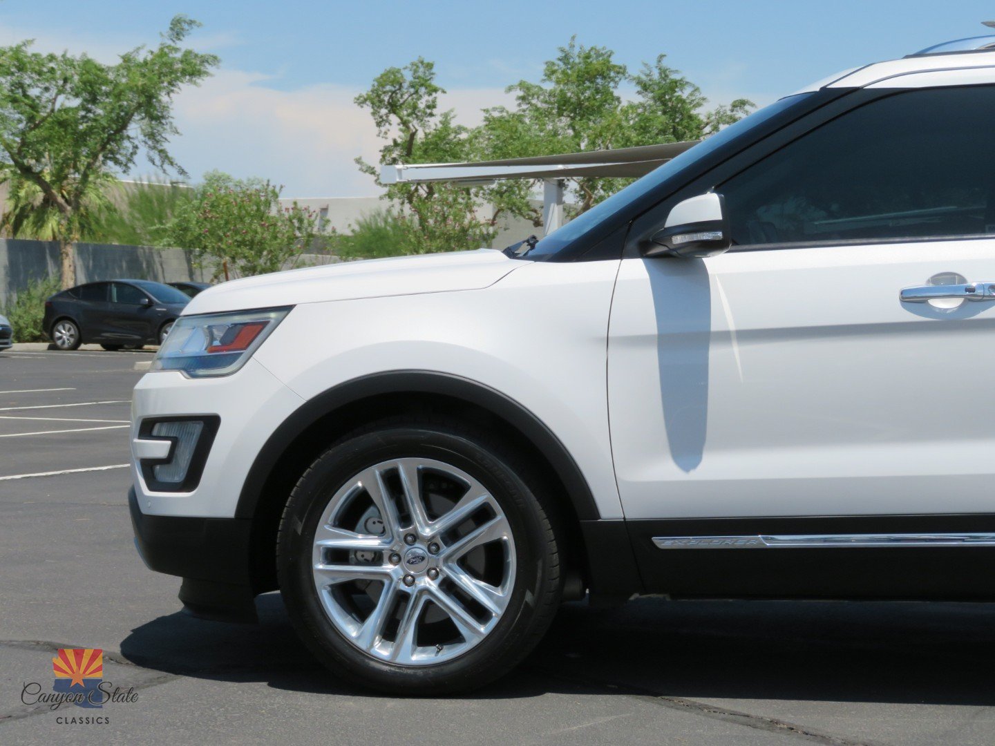 Used 2017 Ford Explorer Limited FWD image 18