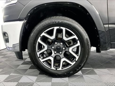 Used 2025 RAM 1500 Laramie AWD/4WD image 8