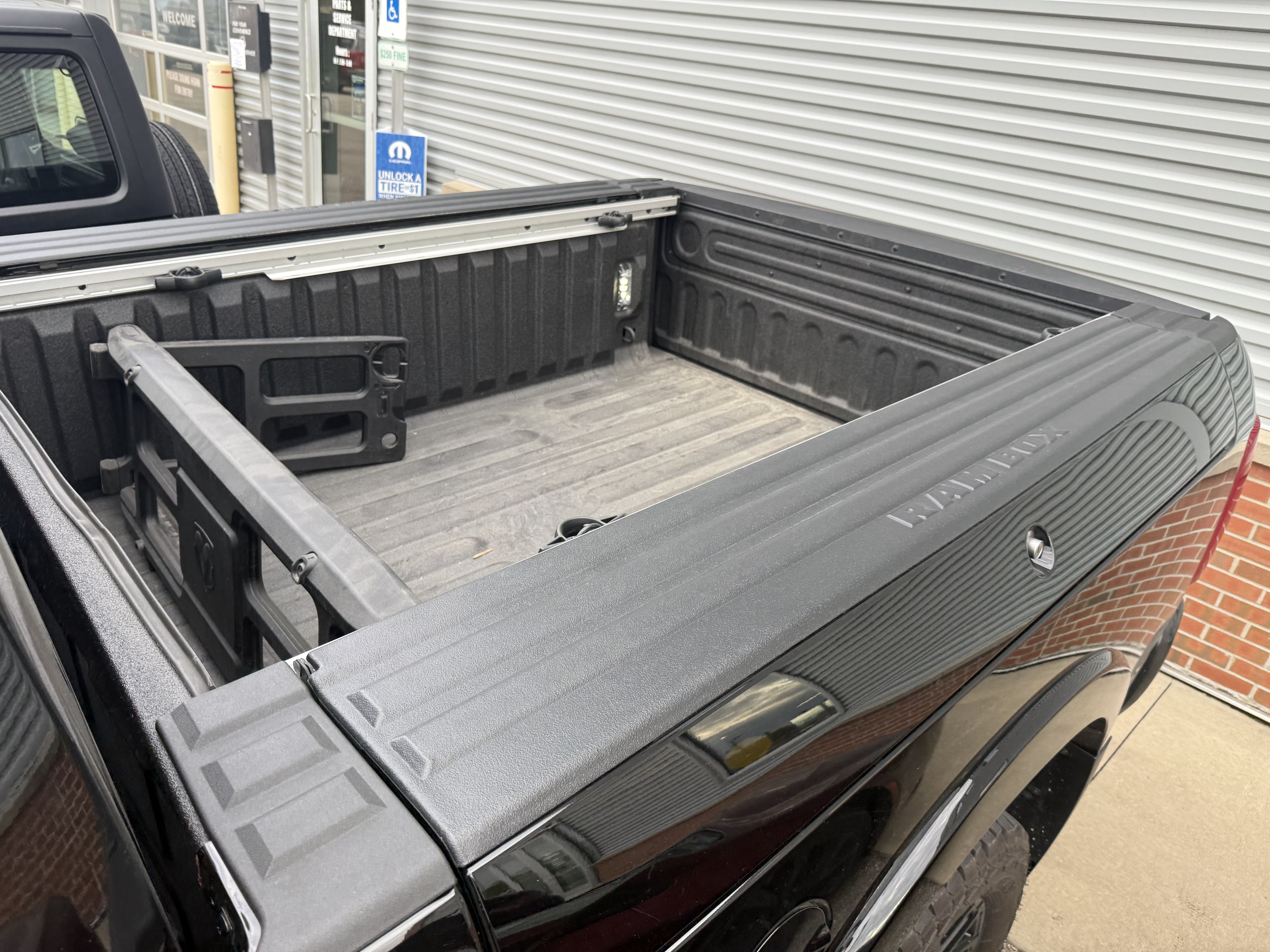 Used 2025 RAM 2500 Limited AWD/4WD image 6
