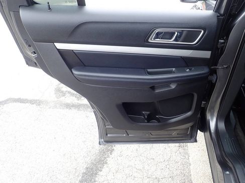 Used 2017 Ford Explorer XLT w/ Equipment Group 202A image 14