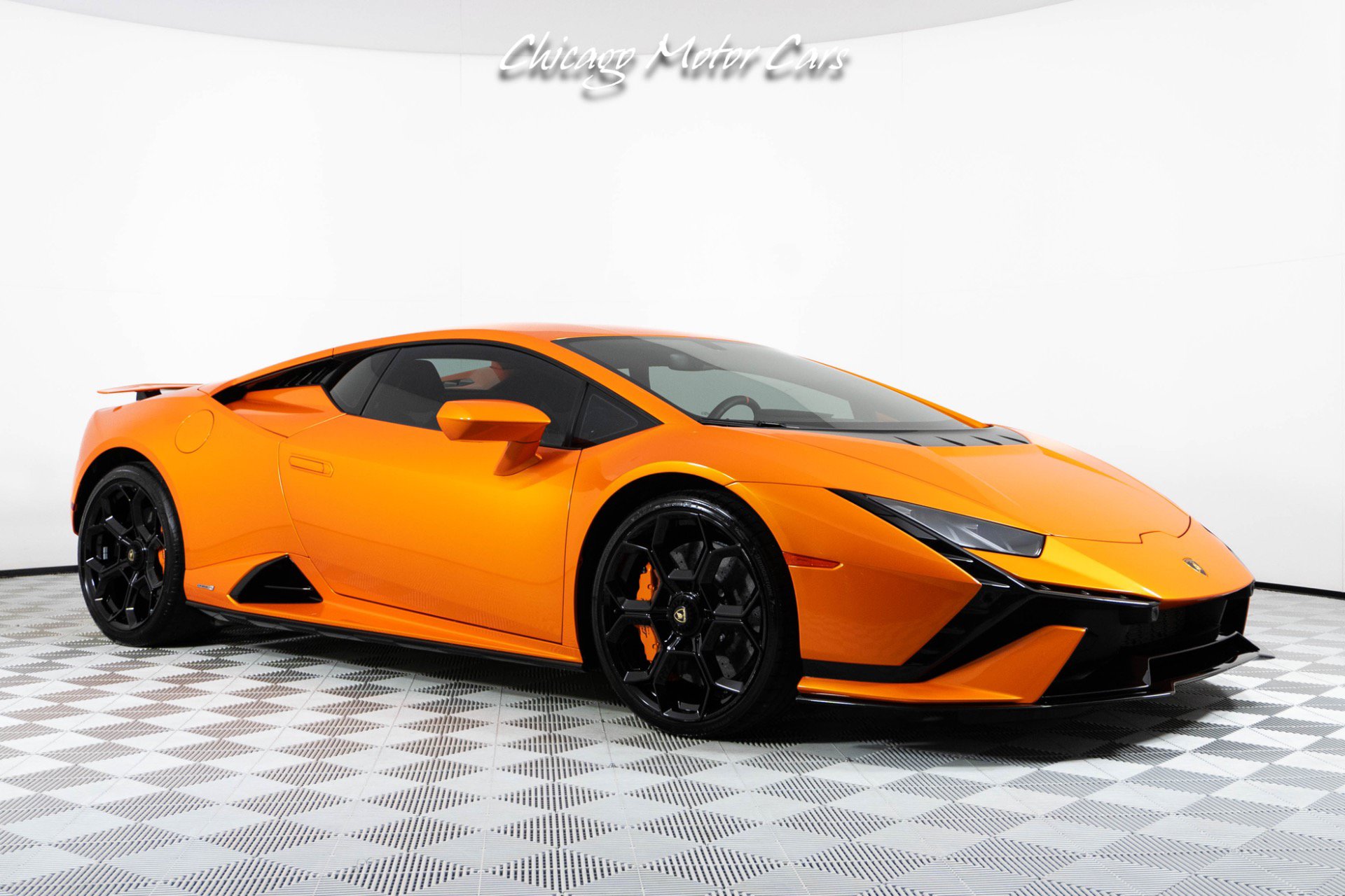 Used 2023 Lamborghini Huracan Tecnica RWD image 8