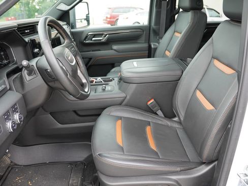 Used 2025 GMC Sierra 3500 AT4 w/ AT4 Premium Plus Package AWD/4WD image 6