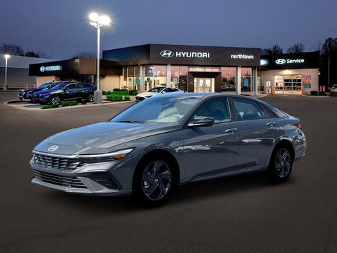 New 2026 Hyundai Elantra Sport image 2