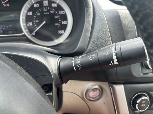 Used 2015 Nissan Sentra SV image 38