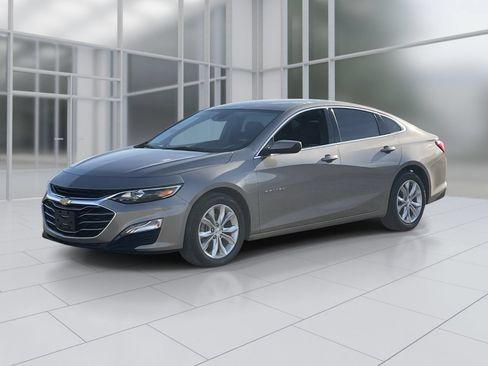 Used 2024 Chevrolet Malibu LT FWD image 2