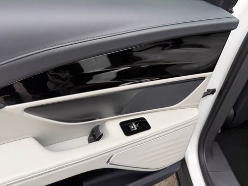 New 2026 Lincoln Nautilus Premier w/ Jet Appearance Package image 16