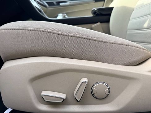 Used 2020 Ford Fusion SE image 17