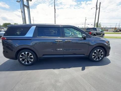 Used 2024 Kia Carnival EX FWD image 9