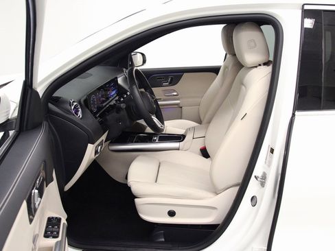 Certified 2025 Mercedes-Benz GLA 250 4MATIC image 17