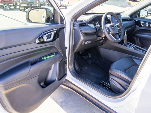 New 2026 Jeep Compass Latitude AWD/4WD image 22
