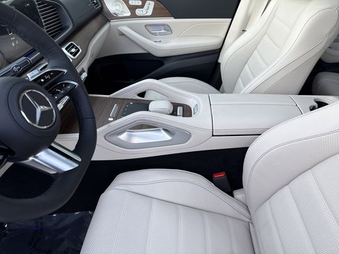 New 2026 Mercedes-Benz GLS 450 4MATIC image 23