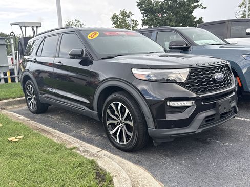 Used 2020 Ford Explorer ST w/ Premium Technology Package AWD/4WD image 2