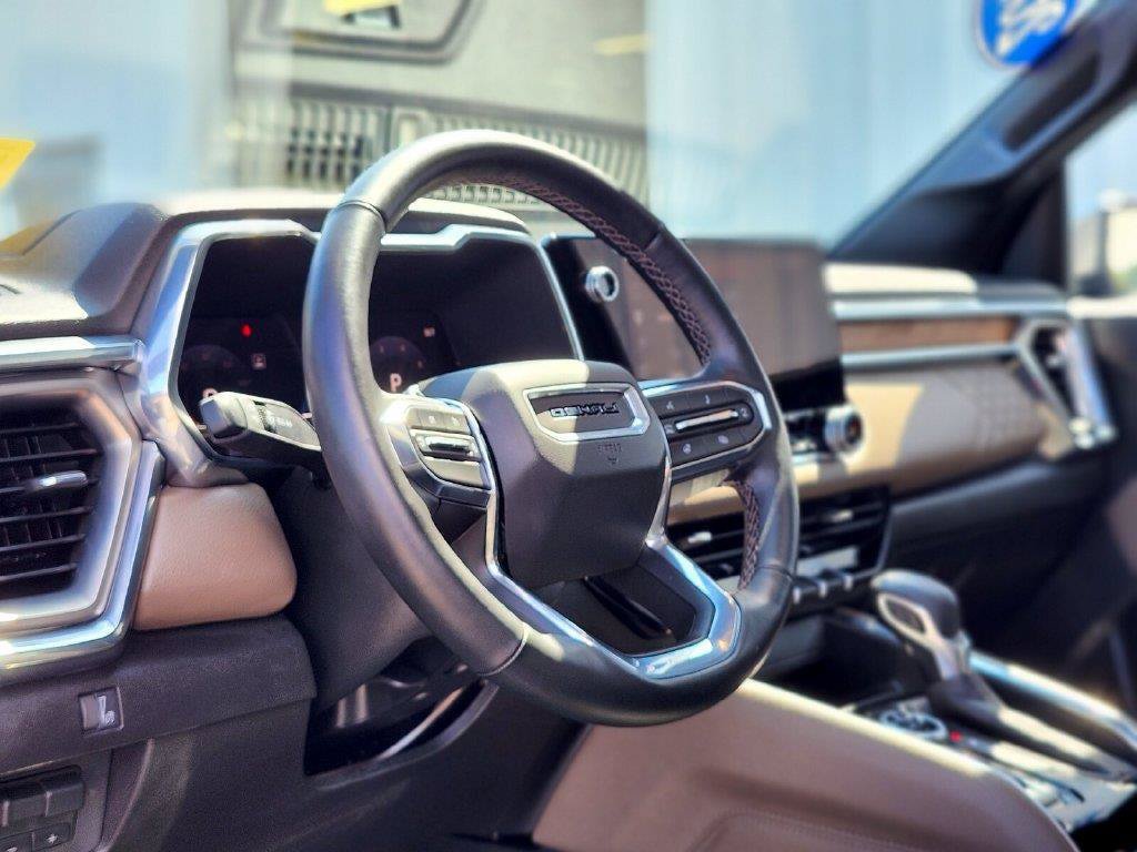Used 2026 GMC Canyon Denali AWD/4WD image 17