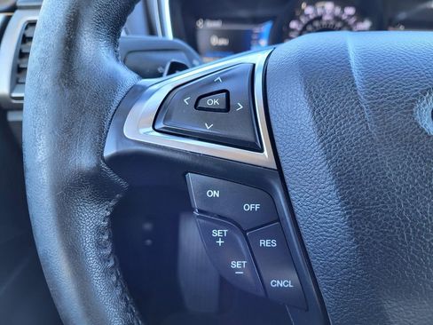 Used 2017 Ford Fusion SE w/ Equipment Group 201A image 26