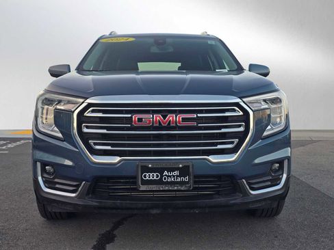 Used 2024 GMC Terrain SLT image 8