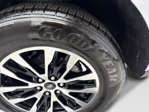 Used 2025 Ford Expedition Platinum AWD/4WD image 95