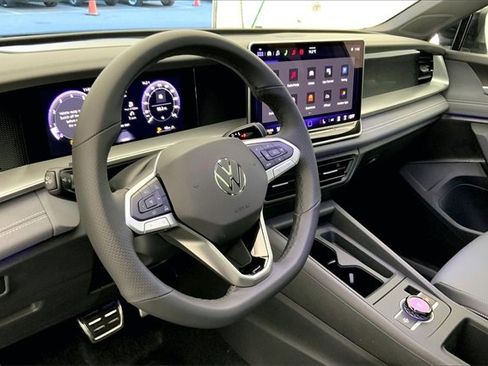 New 2026 Volkswagen Tiguan SE R-Line image 7