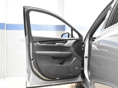 Certified 2025 Cadillac XT5 Premium Luxury image 10