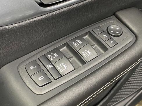 New 2026 Chrysler Pacifica Limited w/ S Appearance Package AWD/4WD image 31
