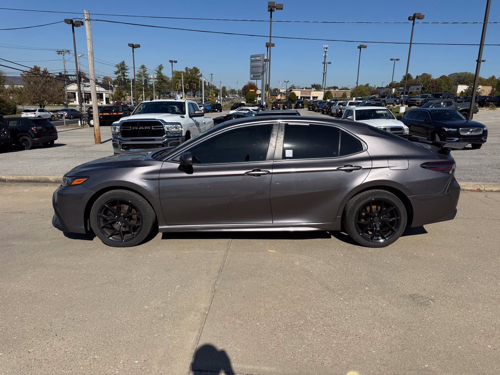 Used 2021 Toyota Camry SE FWD image 9