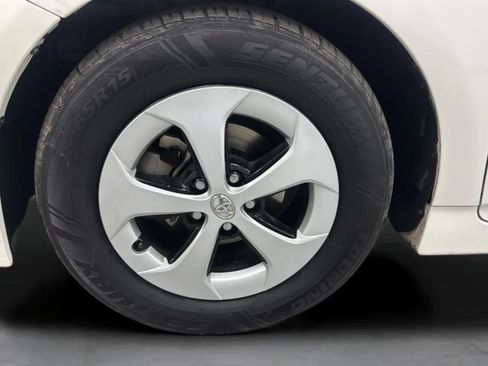 Used 2012 Toyota Prius Three FWD image 25