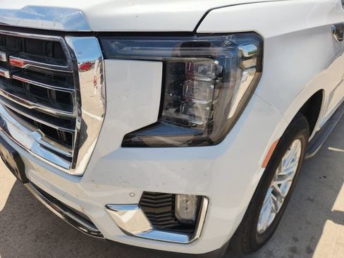 Used 2022 GMC Yukon XL SLT w/ SLT Premium Package AWD/4WD image 7