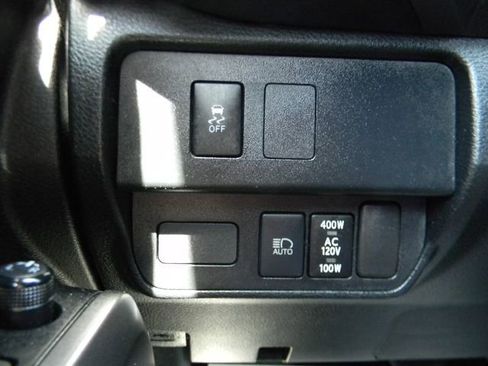 Used 2021 Toyota Tacoma TRD Sport AWD/4WD image 19